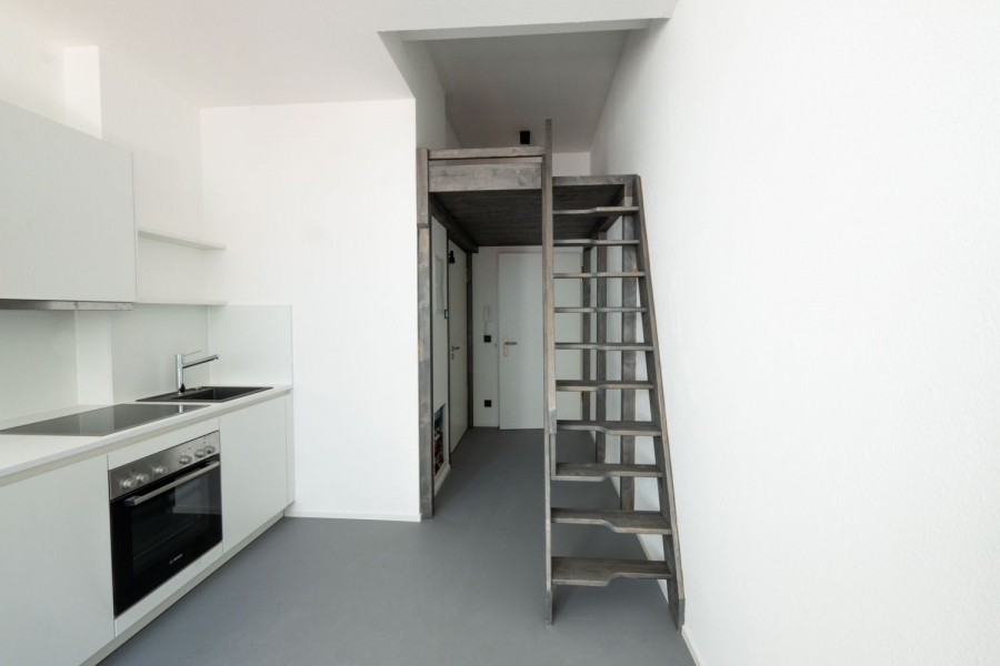 Kleine Küche mit Hochbett - Mitten im Leben, mitten in Stuttgart-West!