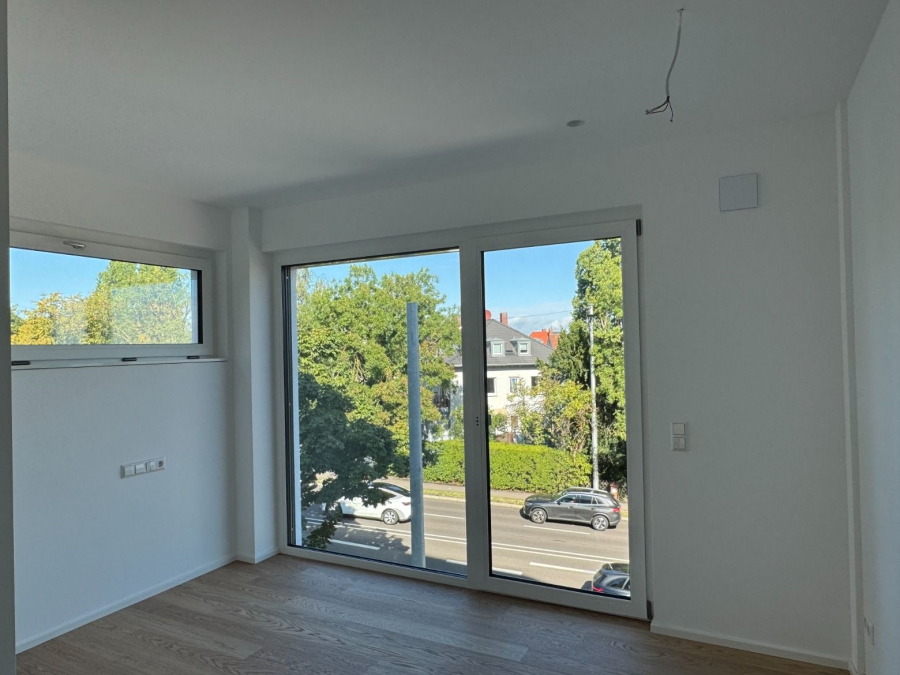 Helles Wohnzimmer mit Fenster Helles Wohnzimmer mit Fenster - 1-Zimmer-Wohnung in Toplage in Degerloch-Erstbezug!