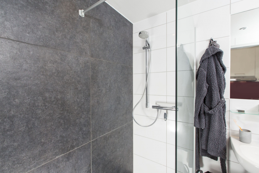 Modernes Badezimmer - Studentenwohnung in unmittelbarer Nähe zur Uni-Hohenheim