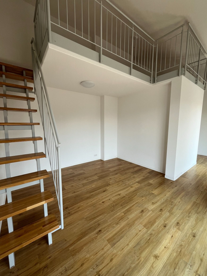 Moderne Loft-Wohnung - Attraktive Maisonette Wohnung in Stuttgart-Plieningen Nähe Uni Hohenheim