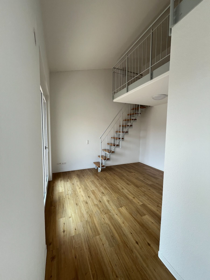 Moderner Wohnbereich - Attraktive Maisonette Wohnung in Stuttgart-Plieningen Nähe Uni Hohenheim