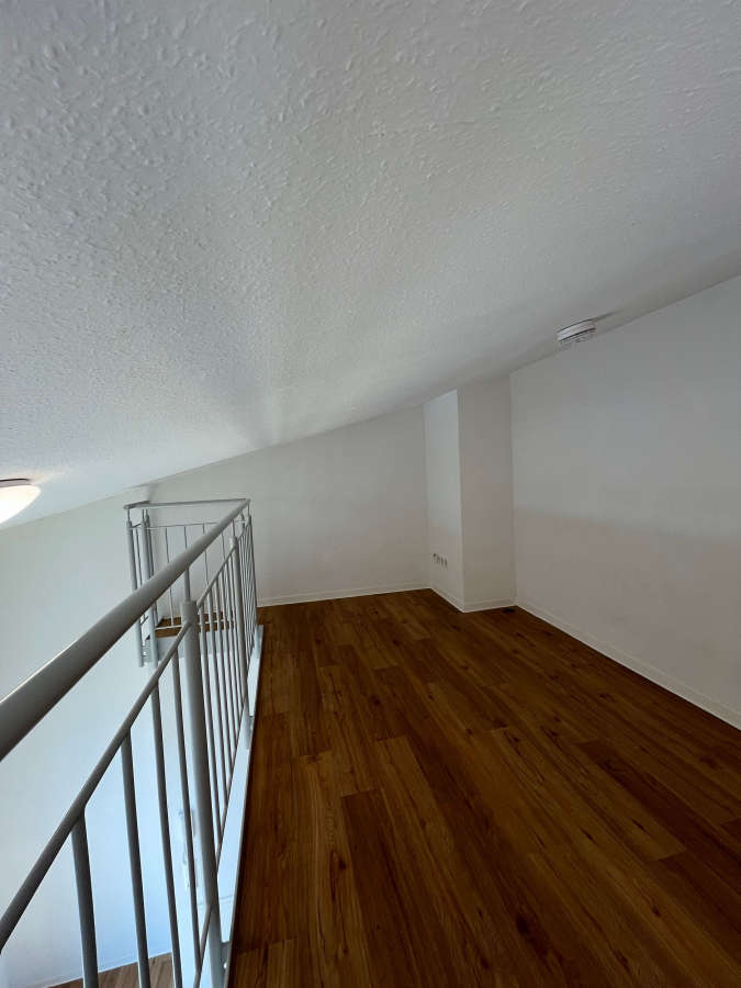 Helle Dachgeschosswohnung - Moderne 1,5 Zimmer Wohnung mit Dachterrasse