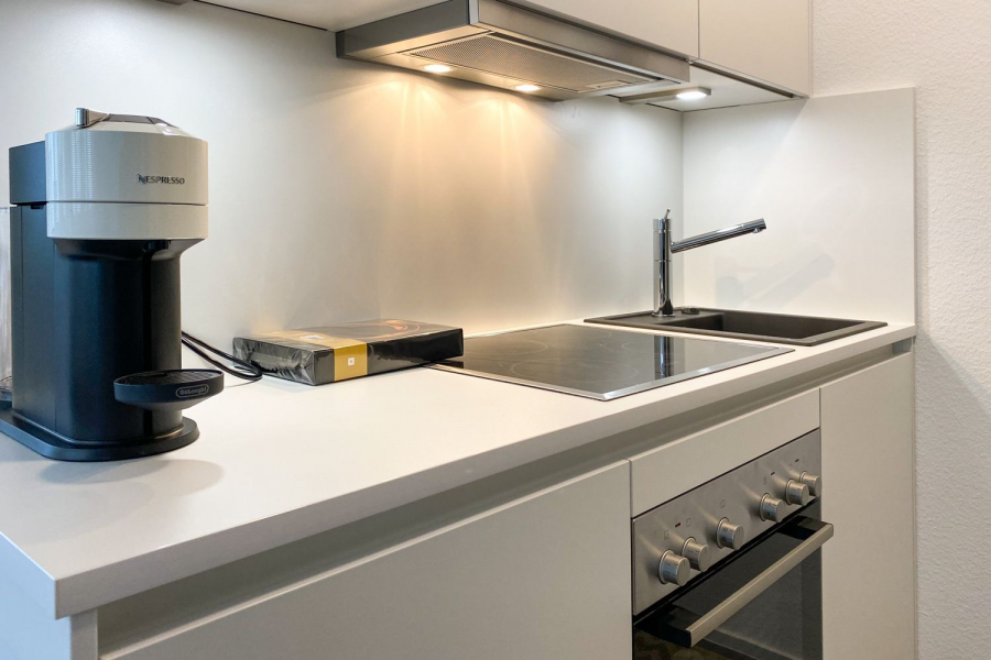 Moderne Küchenzeile - Möbliertes Wohnen mit Blick in den Westen!