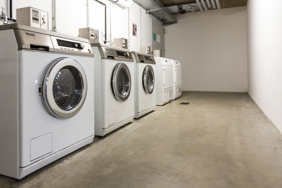 Waschraum mit Waschmaschinen - Studentenwohnung in unmittelbarer Nähe zur Uni-Hohenheim