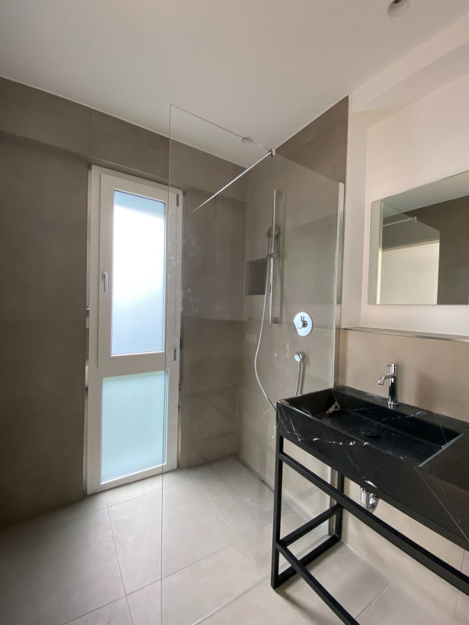 Bild - Moderne 2-Zimmer-Wohnung mit Balkon in Stuttgart-Degerloch