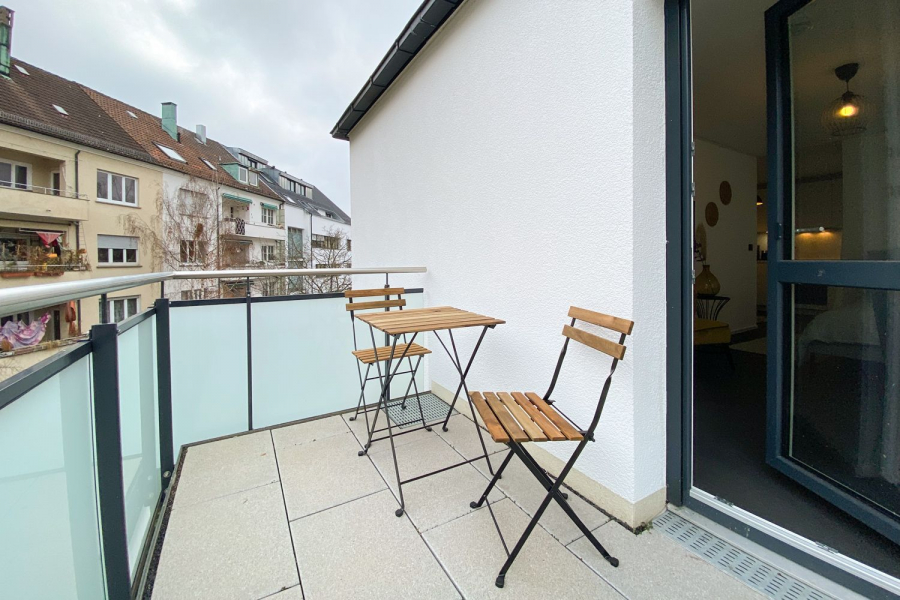 BV220-139B-30-Balkon - Möbliertes Apartment in West mit Balkon!